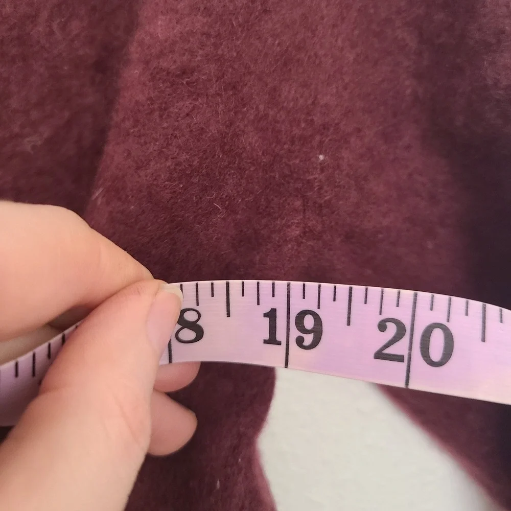 Everlane 100% Cashmere Burgundy Plum SMALL V Neck Sweater Wine Purple Old Money‎